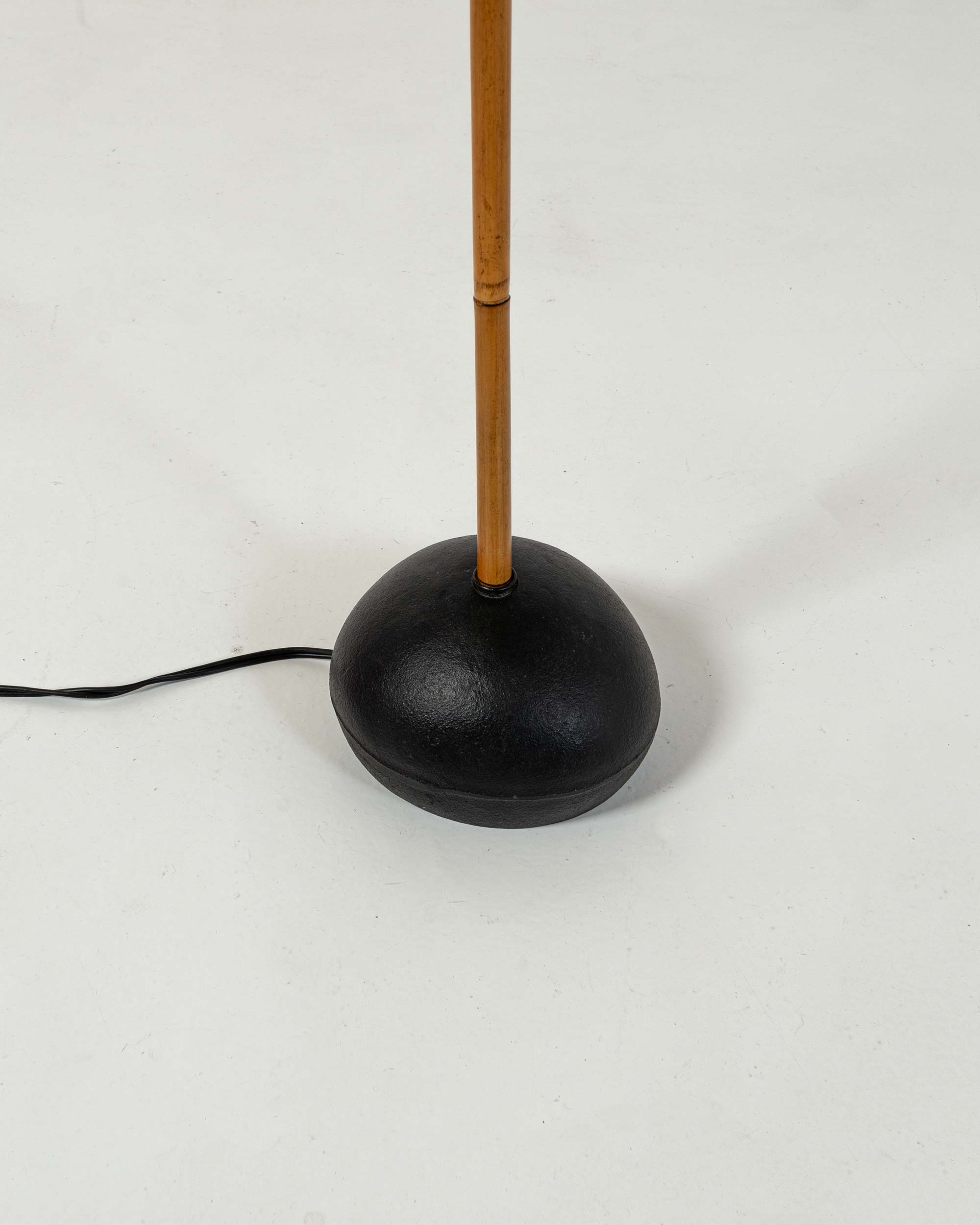 1950s Isamu Noguchi Akari Light Sculpture 70XL shade with