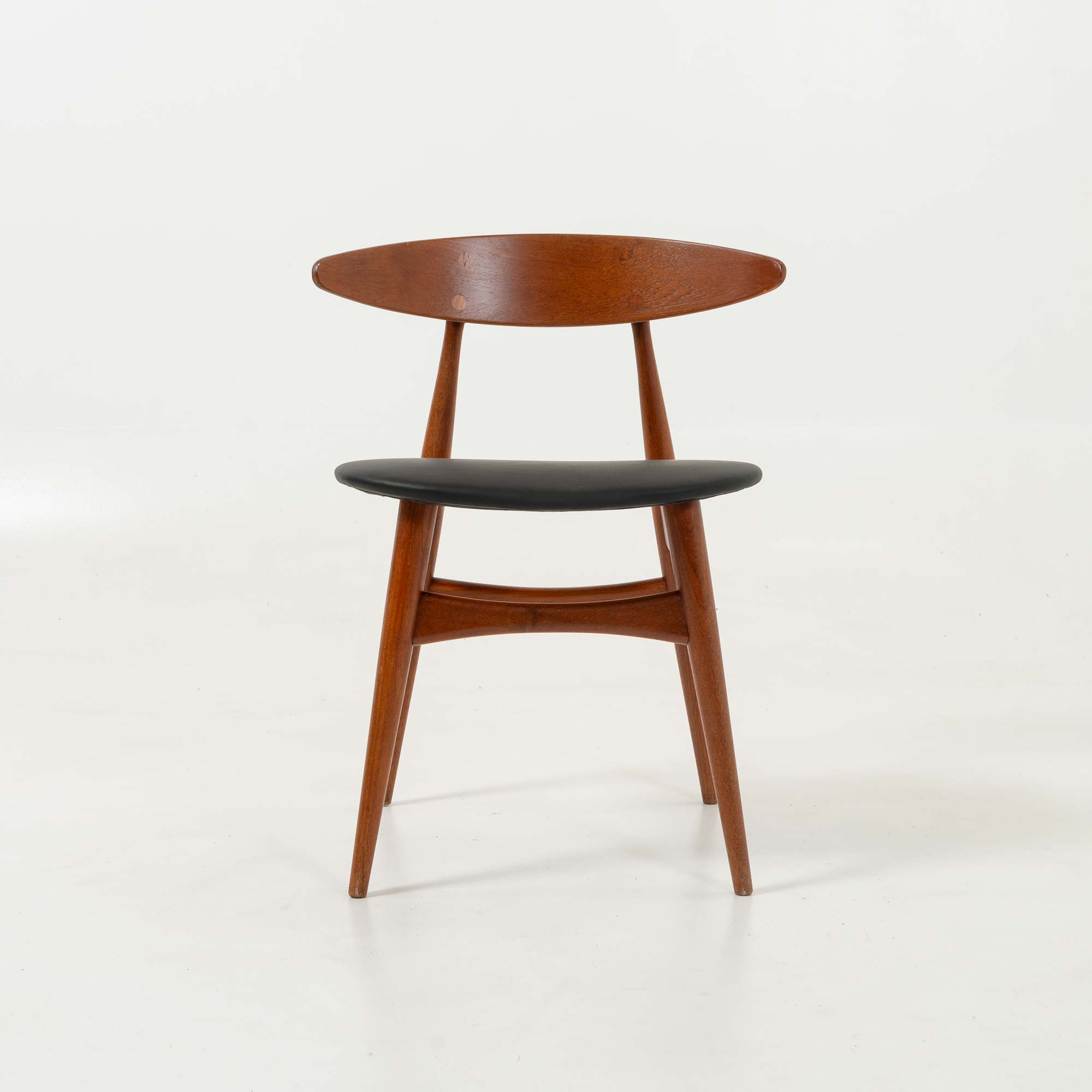 Set of six Hans Wegner for Carl Hansen & Son CH-33 Chairs in Teak