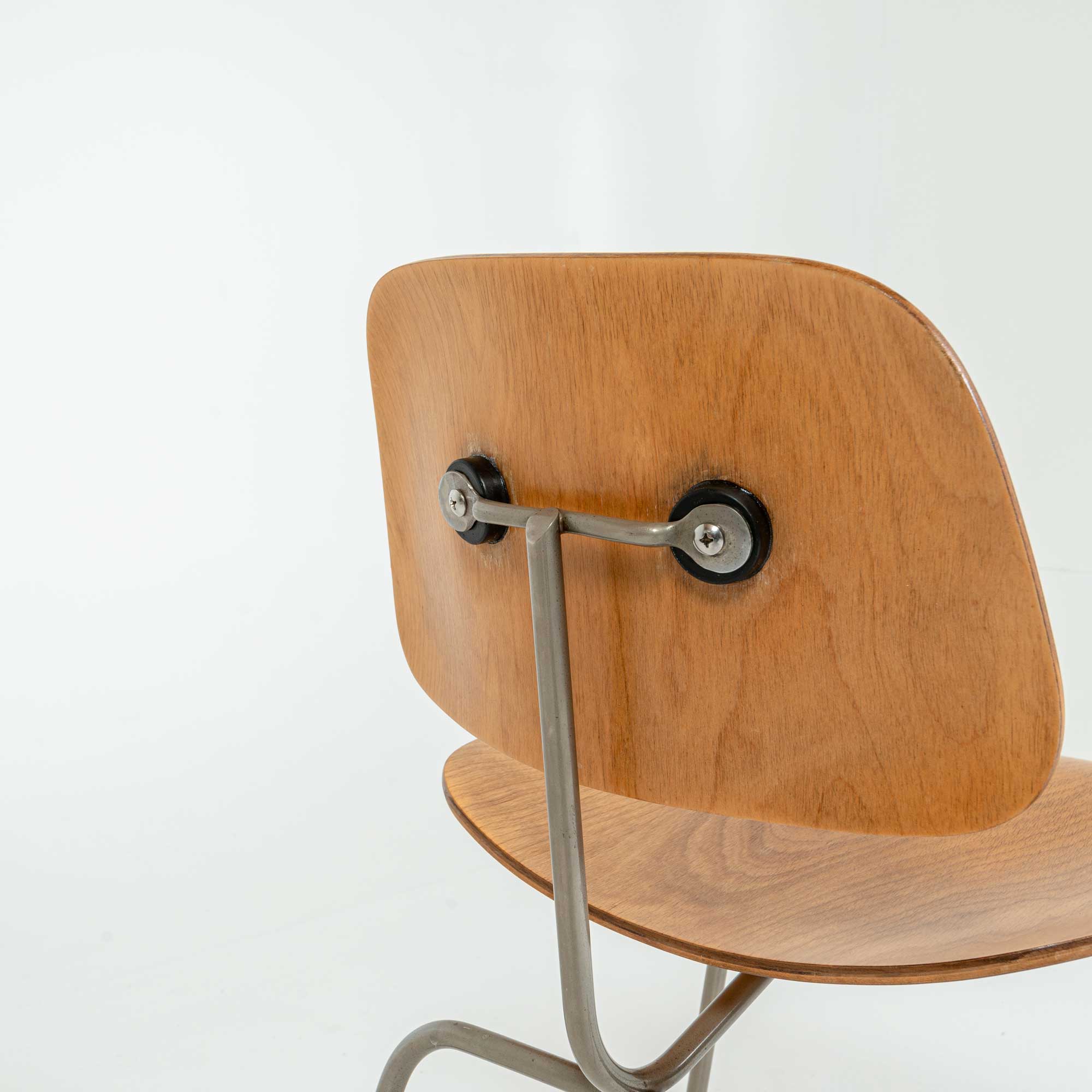 Eames dcm discount