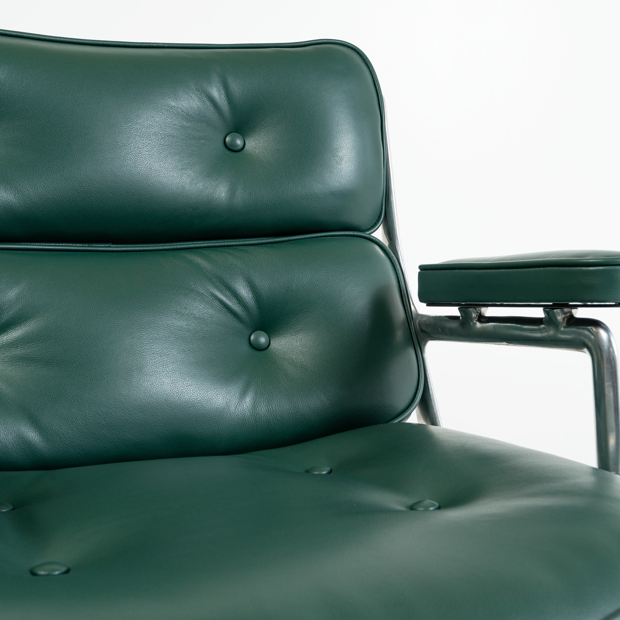 Eames Time Life Lobby Lounge Chair ES105 in Forest Green Leather