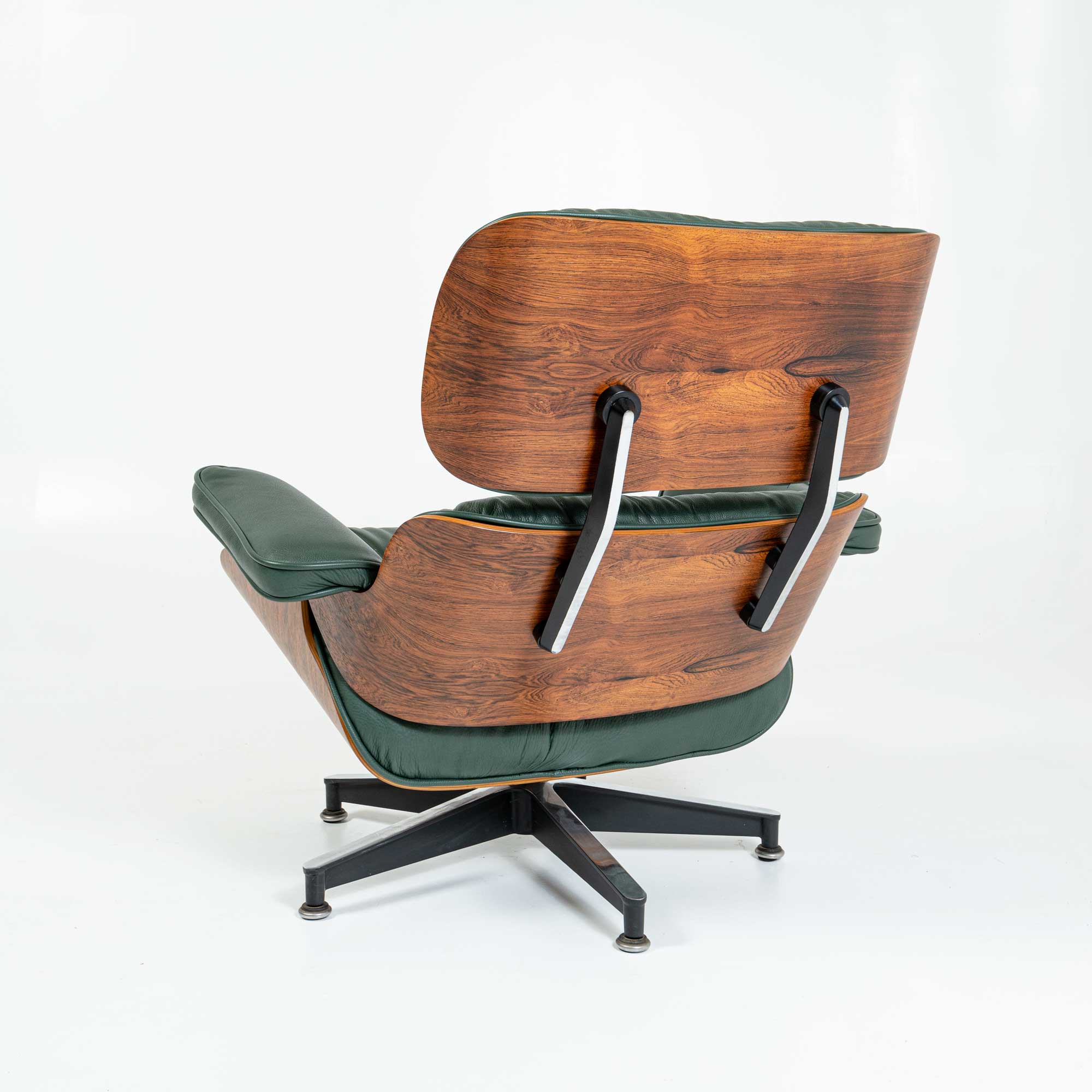 Custom Order: Eames Lounge Chair & Ottoman (670 & 671) in your choice of leather.