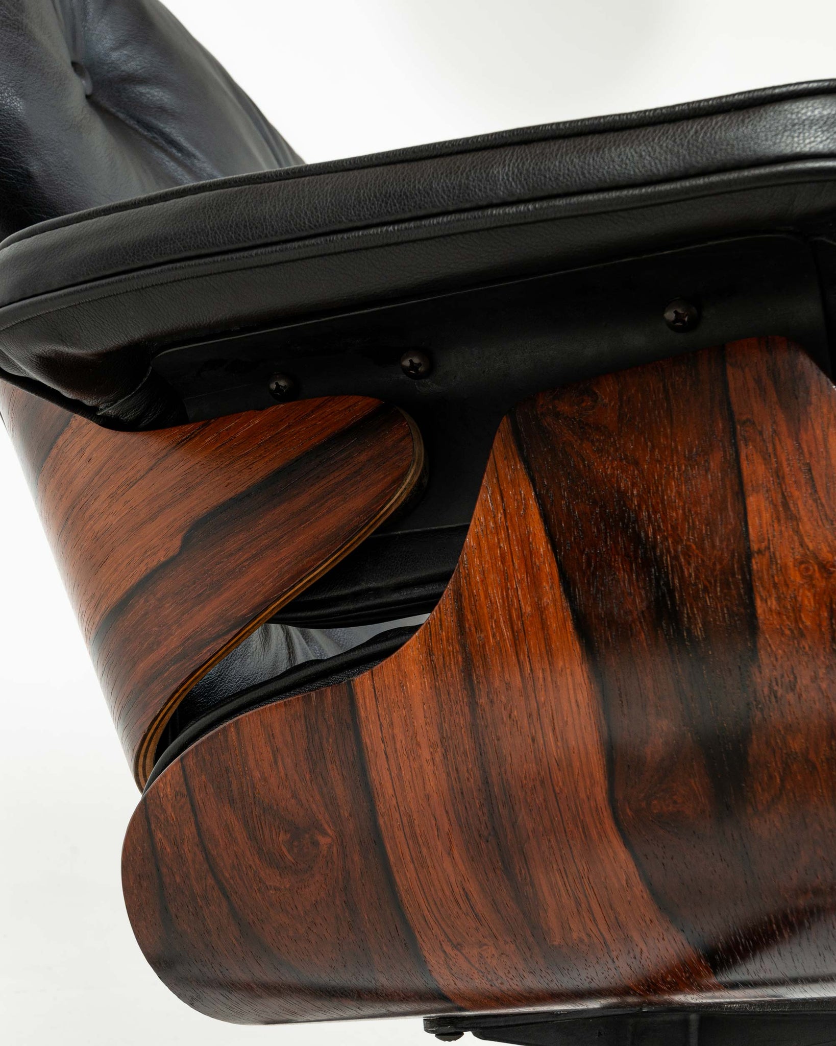 Exceptional Grain First Generation 1956 Eames Lounge Chair 670 and Bootglide Ottoman 671