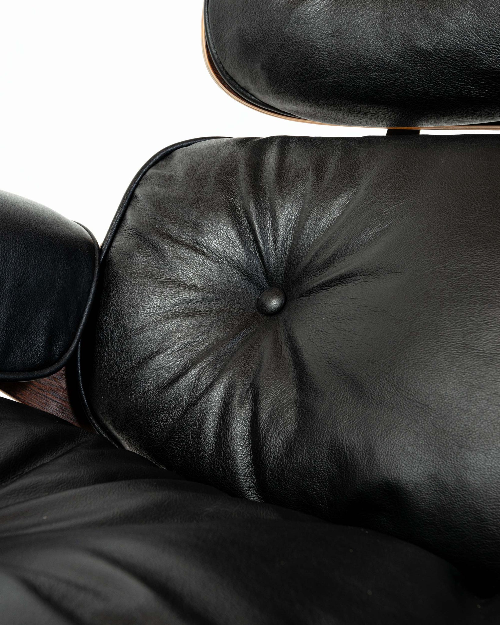 Exceptional Grain First Generation 1956 Eames Lounge Chair 670 and Bootglide Ottoman 671