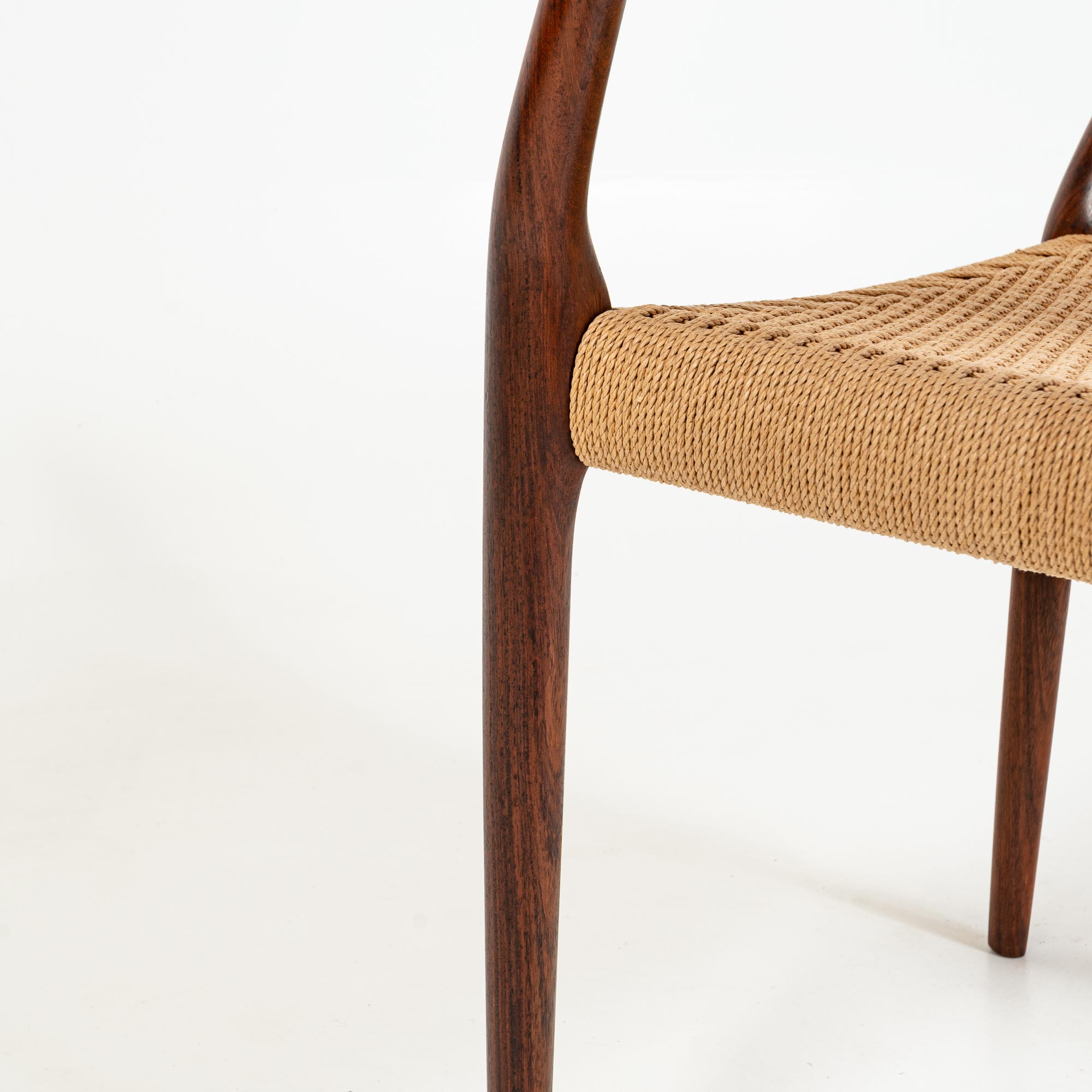 Single Møller 62 arm chair in Rosewood and Papercord