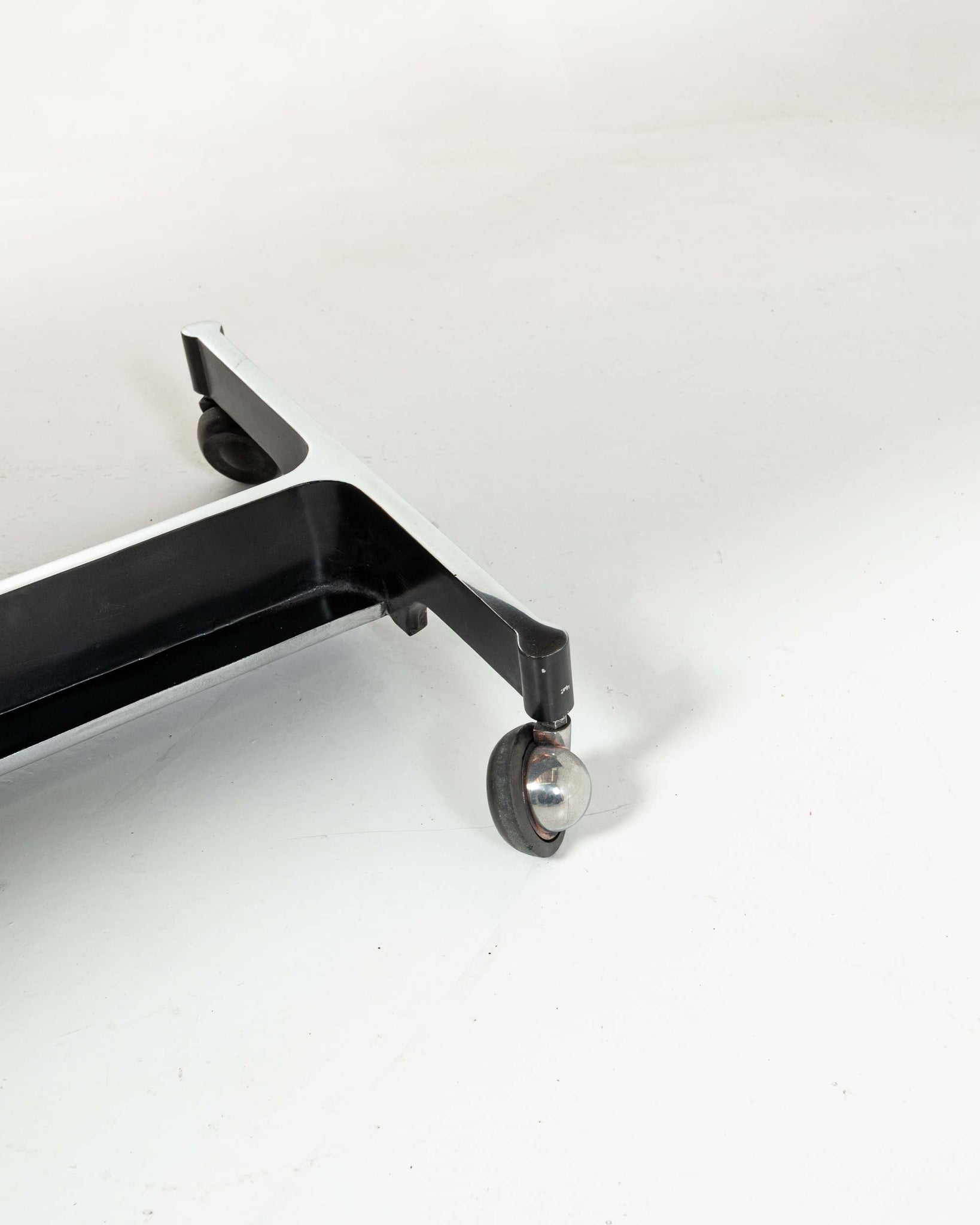 RR126 Radiophonograph and Record Player designed by Castiglioni brothers for Brionvega 1965 Walnut
