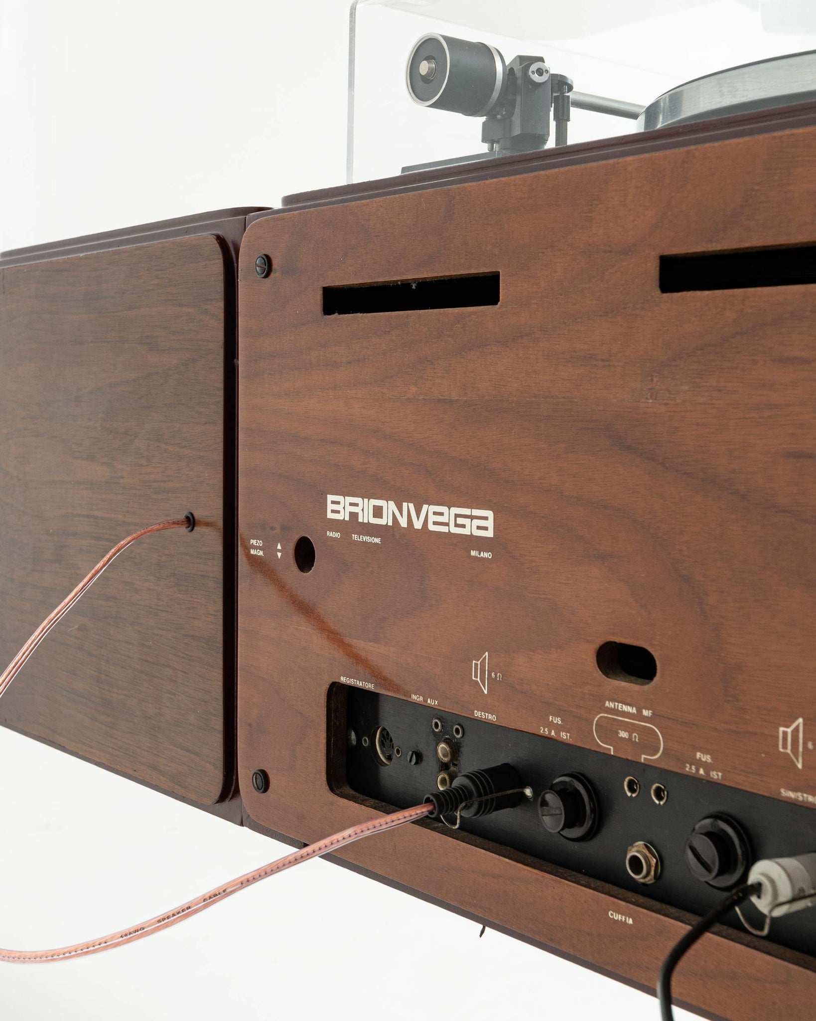 RR126 Radiophonograph and Record Player designed by Castiglioni brothers for Brionvega 1965 Walnut