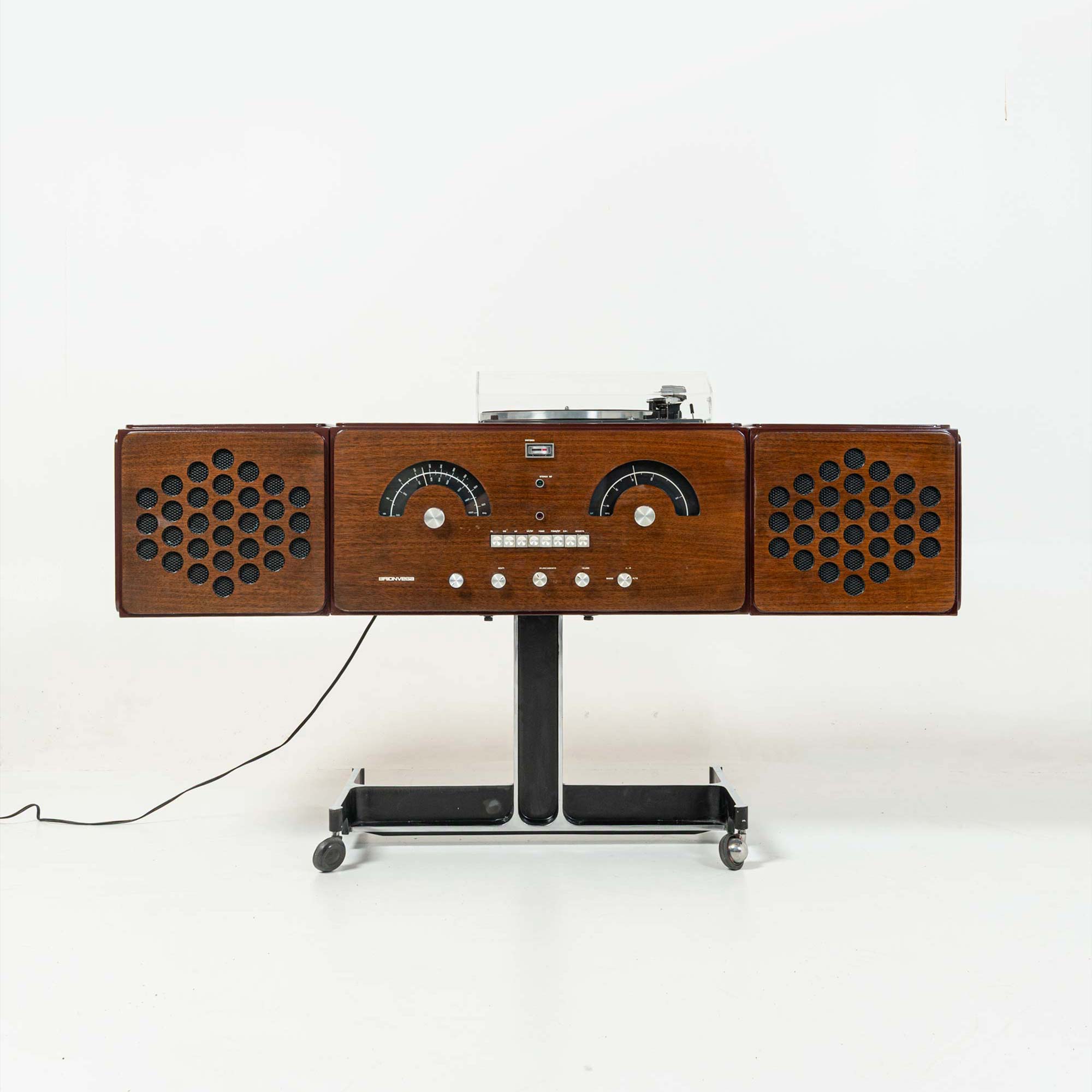 RR126 Radiophonograph and Record Player designed by Castiglioni brothers for Brionvega 1965 Walnut