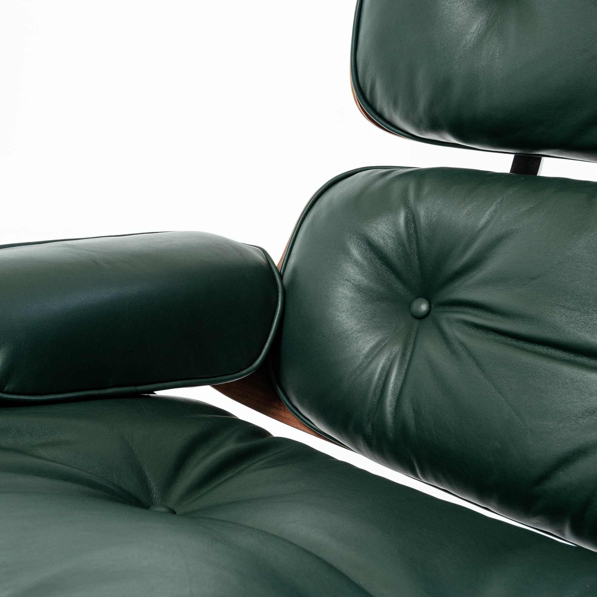 Custom Order: Eames Lounge Chair & Ottoman (670 & 671) in your choice of leather.