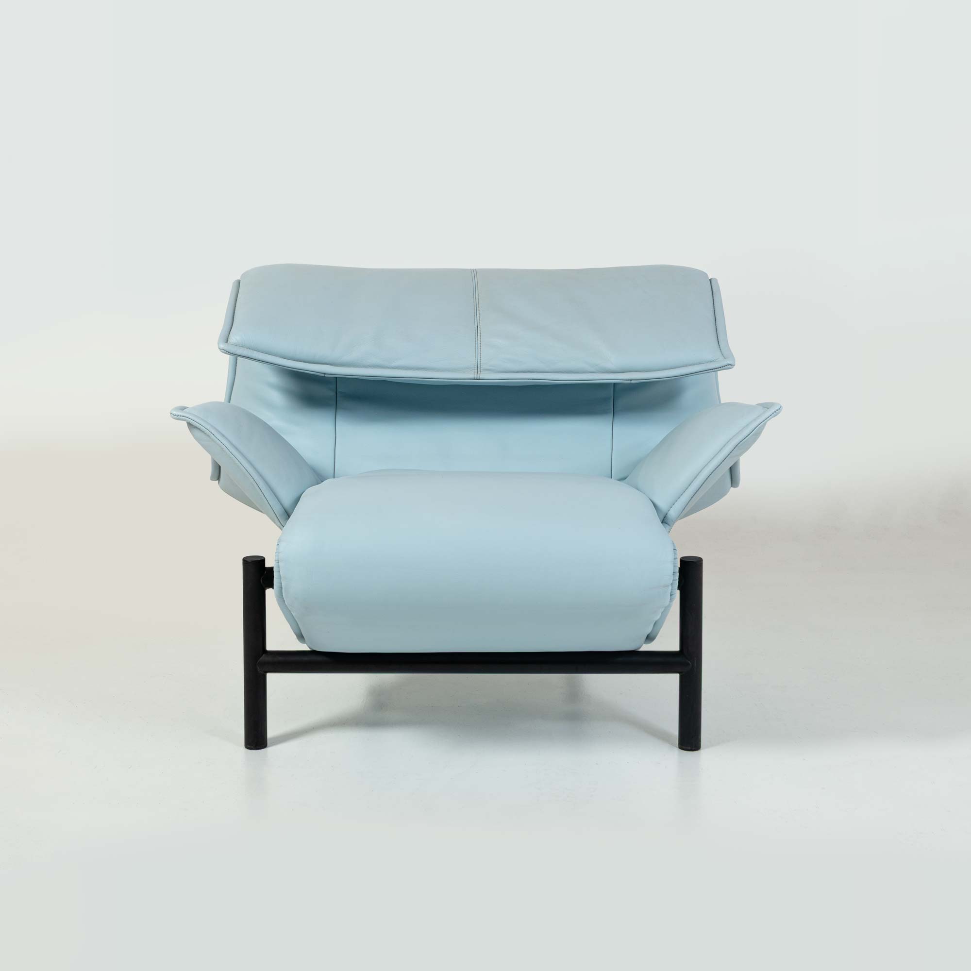 Vico Magistretti for Cassina Veranda Lounge Chair in Original Baby Blue Leather