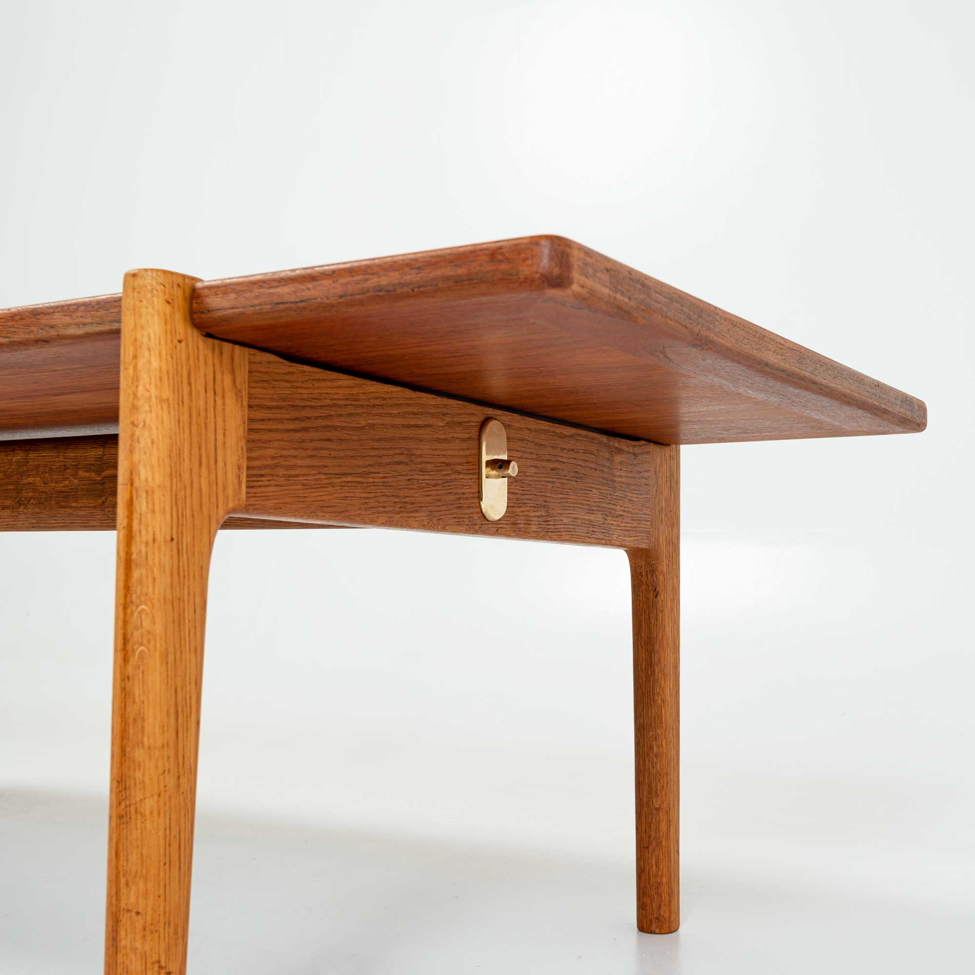 Hans Wegner for Johannes Hansen Flip Top Coffee Table, 1950s