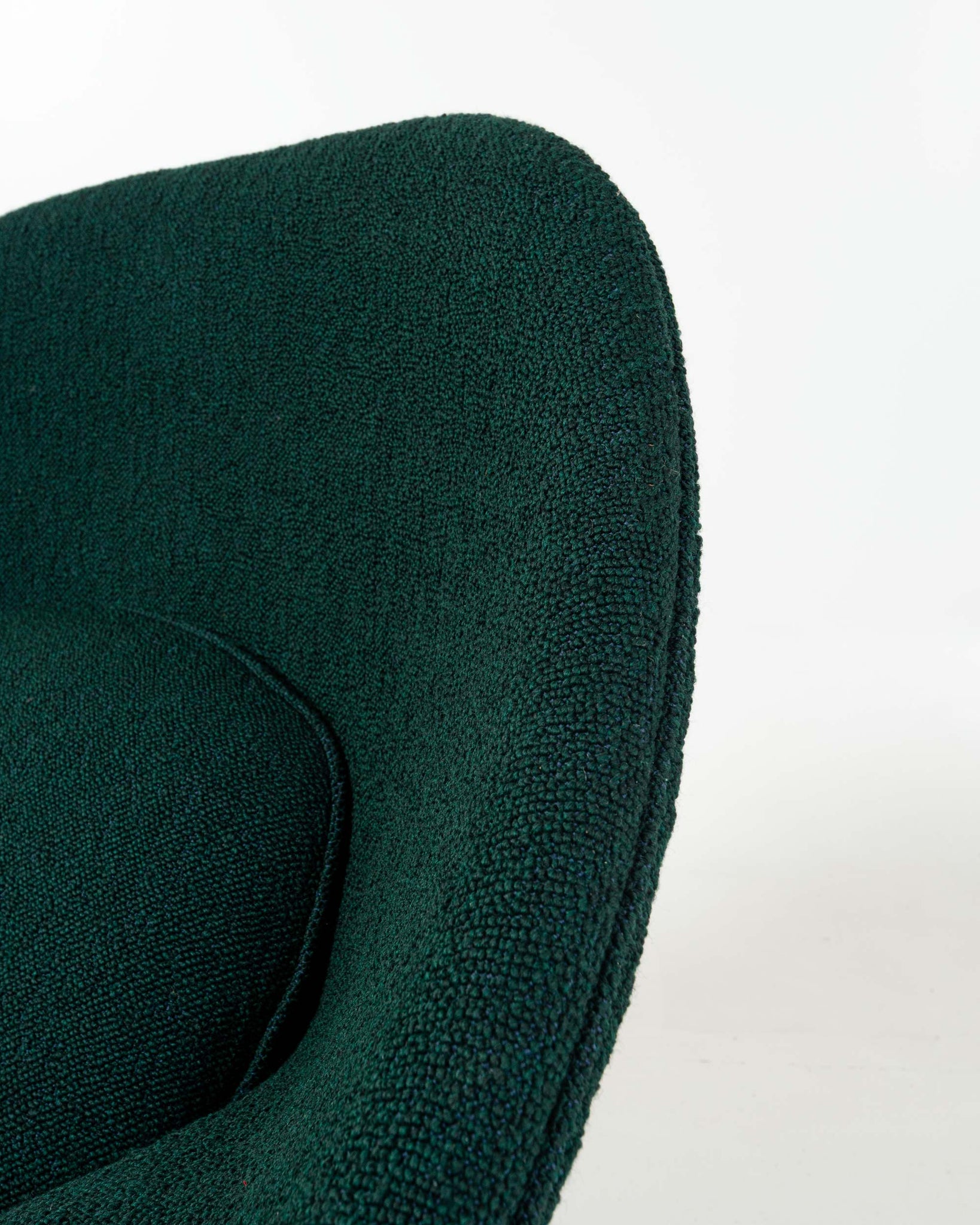 Eero Saarinen Womb Chair & Ottoman Large in Forest Green Boucle