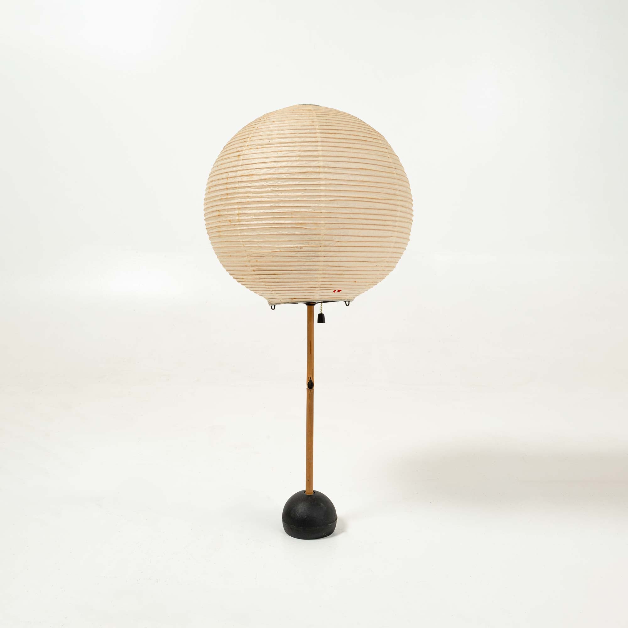 Early Isamu Noguchi Akari Table Lamps BB1 with 30A shade